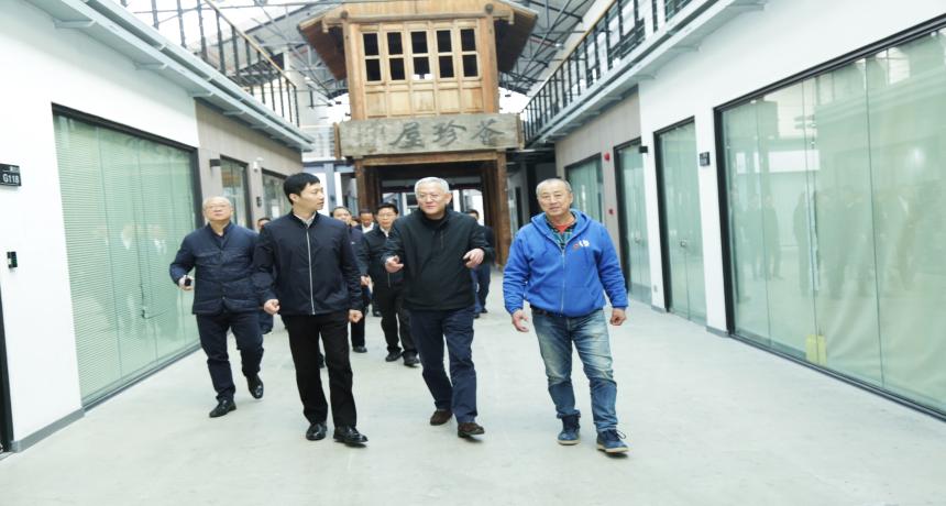 区人大常委会党组书记赵汝青一行到九里亭街道走访调研